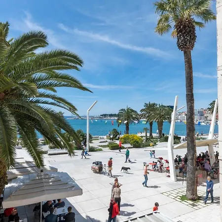 Deluxe Collection Kastel - Depadanse מלון