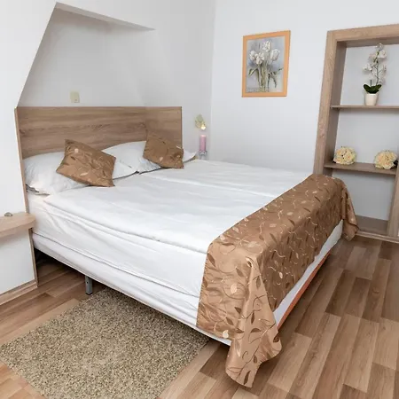 Deluxe Collection Kastel - Depadanse